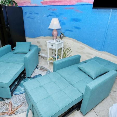 Waterfront Room, Heated Pool, Tiki Bar & Grill Sarasota Extérieur photo