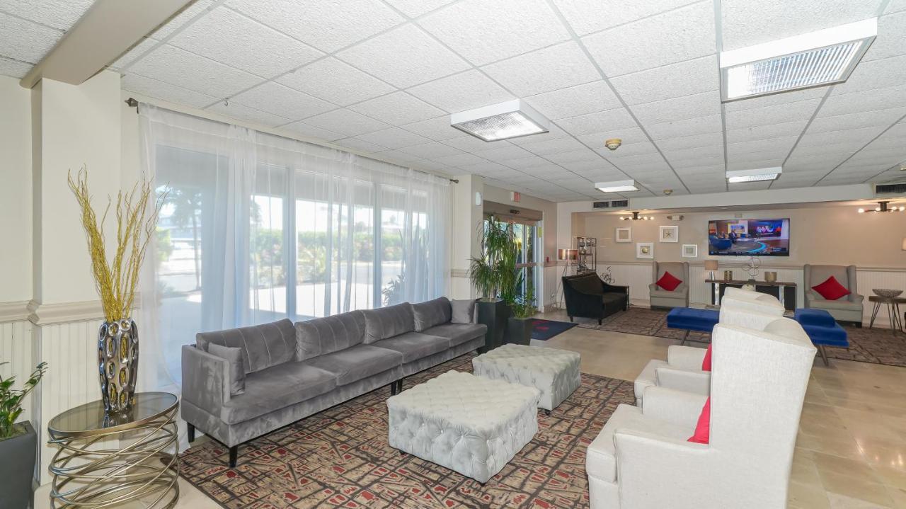 Waterfront Room, Heated Pool, Tiki Bar & Grill Sarasota Extérieur photo