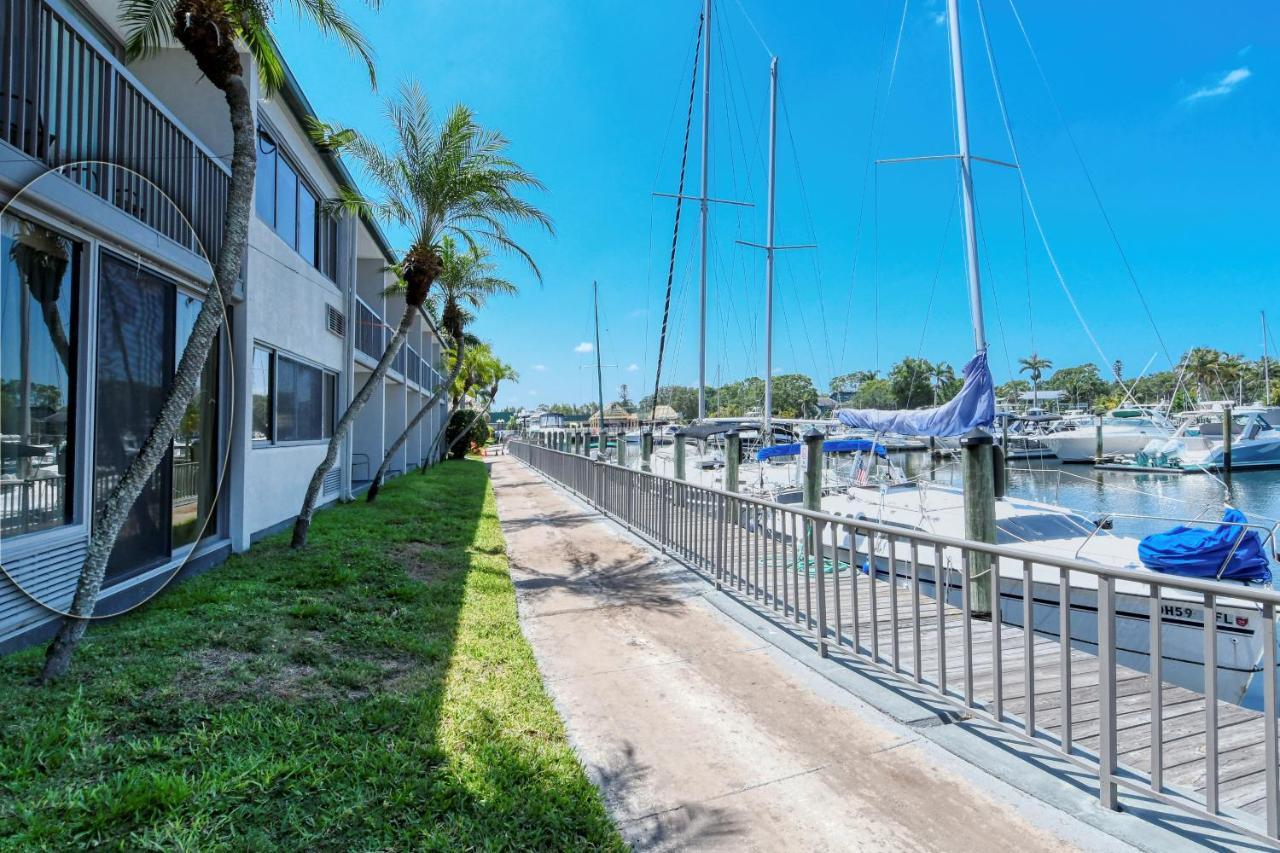 Waterfront Room, Heated Pool, Tiki Bar & Grill Sarasota Extérieur photo